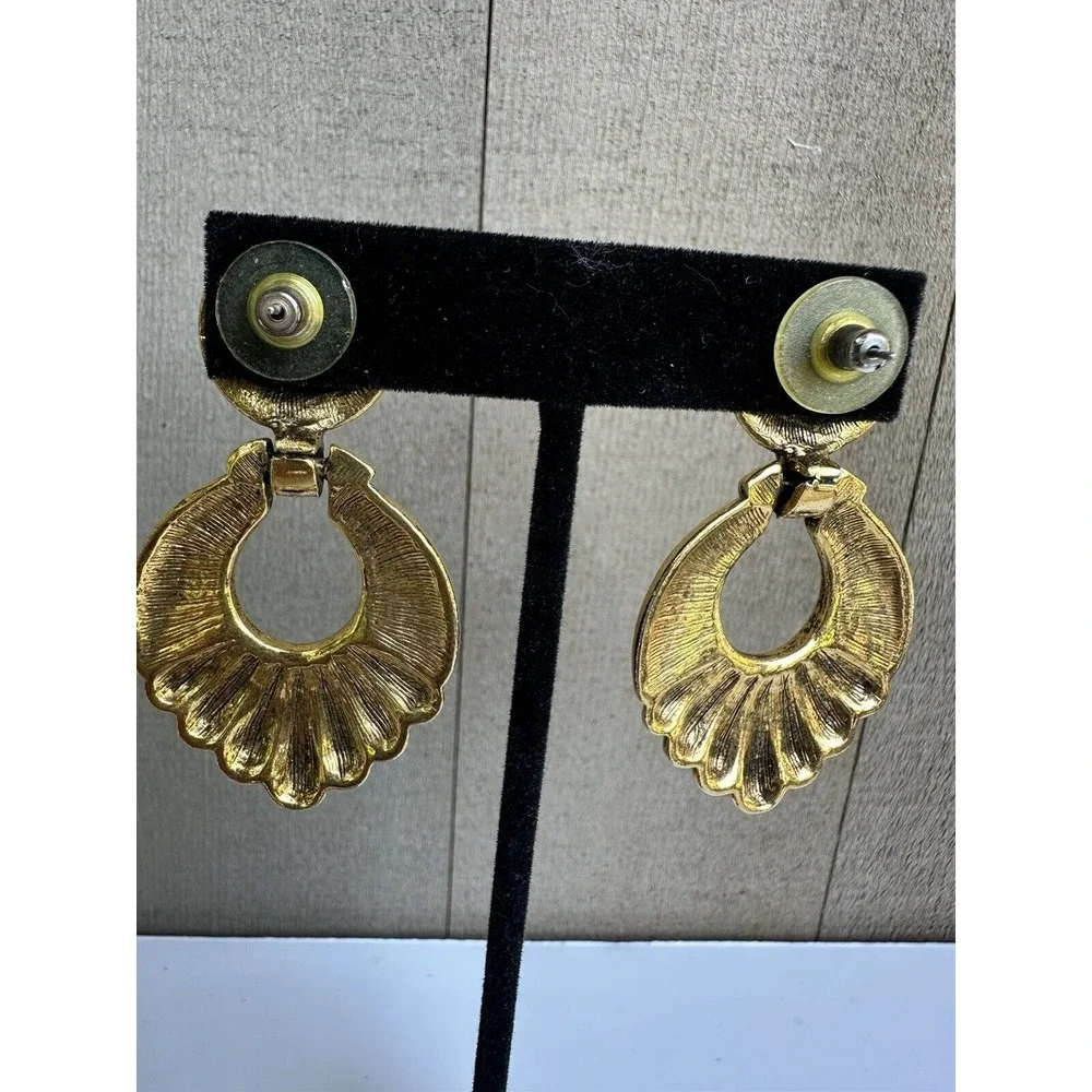 Vintage CAROL DAUPLAISE Goldtone Door‎ Knocker Earrings